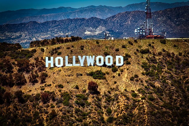În spatele culiselor: secretele producției de film de la Hollywood